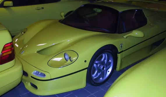 Siêu xe Ferrari F50 của Quốc Vương Brunei lần đầu lộ diện: Màu sơn quá chiến cùng nội thất đỏ