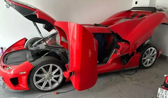 Thay đổi ít ai để ý của xe Koenigsegg đầu tiên mang biển số Việt Nam: Thợ của hãng suýt chút làm gãy ốc mâm