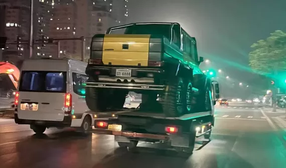 Siêu phẩm Mercedes-Benz G63 AMG 6x6 lại xuất hiện ở Việt Nam: Thay đổi biển số, bộ áo cho khác lạ