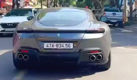 Doanh nhân ngành xây dựng ở Đắk Lắk chi gần 200 triệu đồng cho biển số đẹp để định danh cho Ferrari Roma mới mua