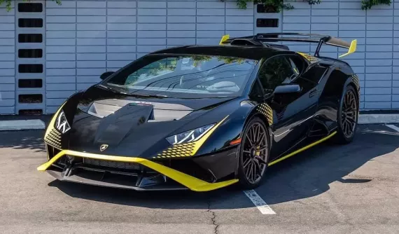 Tài xế xe Lamborghini đầu tiên ở Úc bị phạt vì không có giấy phép lái siêu xe đặc biệt mới áp dụng trong tháng 12