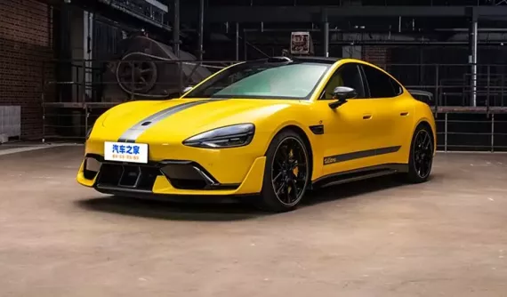 Cận cảnh Xiaomi SU7 Ultra: Tăng tốc 0-100 km/h chỉ 1,98 giây, sạc 10-80% chỉ 11 giây, chạy được 630 km