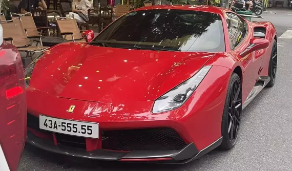 Ferrari 488 GTB mang siêu biển ngũ quý 5 tái xuất trên đường phố Đà Nẵng