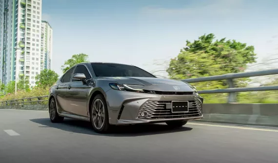 Doanh số sedan hạng D tháng 11/2024: Toyota Camry thua cả Mazda6, lọt top bán kém nhất thị trường