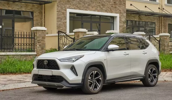 Bịt mắt trải nghiệm xe, người dùng nói gì về Toyota Yaris Cross?