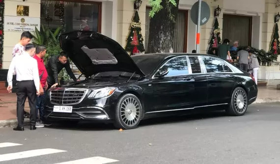 "Đàn em" của Mercedes-Maybach S650 Pullman đầu tiên đã có mặt tại Việt Nam