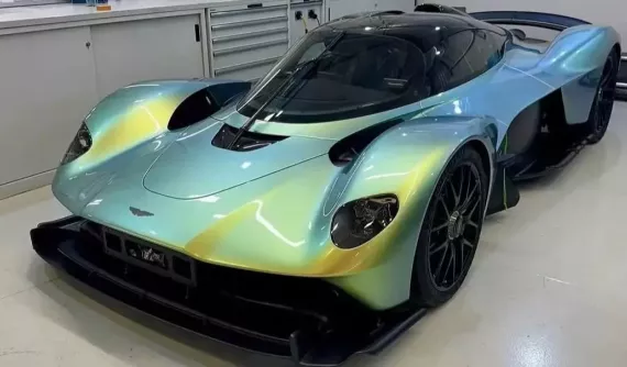 Doanh nhân Việt sẵn sàng chi 350 tỷ đồng tậu siêu phẩm Aston Martin Valkyrie về nhưng...