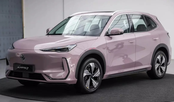 Thương hiệu nội địa của Malaysia ra mắt xe điện đầu tiên, "cùng mâm" với VinFast VF7 nhưng rẻ hơn