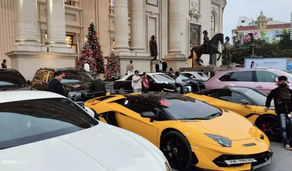 Cận cảnh dàn siêu xe hơn 180 tỷ đồng tham dự đám cưới của hot tiktoker Quỳnh Anh Mango