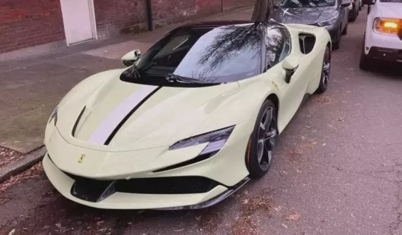 Tên trộm cố trốn cảnh sát bằng chiếc Ferrari SF90 mạnh 1.000 PS, giá hơn 900.000 USD