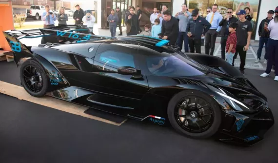 Siêu phẩm xe đua Bugatti Bolide đầu tiên được bàn giao tại Mỹ, chủ nhân là "ông trùm bất động sản" Manny Khoshbin
