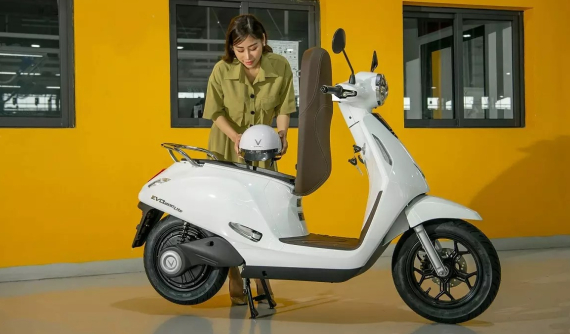 Xe máy điện VinFast đồng loạt được giảm giá niêm yết, Evo200 và Evo200 Lite chỉ còn từ 15 triệu đồng