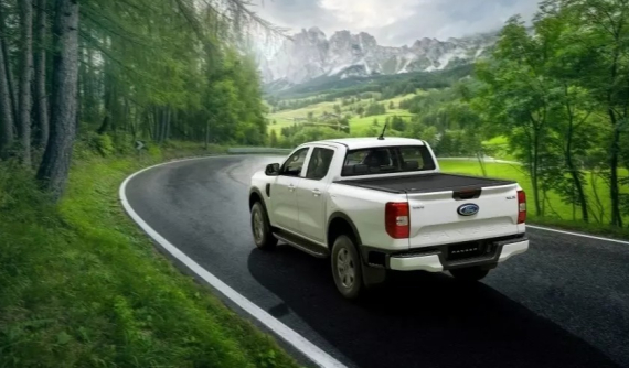 "Vua bán tải" Ford Ranger tại Việt Nam có thêm phiên bản XLS+ mới, giá từ 733 triệu đồng