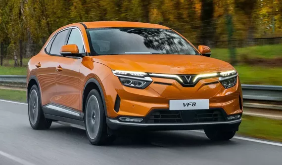 Gần 16.000 chiếc ô tô điện VinFast VF8 bị triệu hồi để kiểm tra túi khí