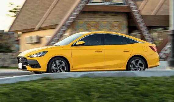 Cặp đôi xe MG được giảm giá niêm yết, MG5 chỉ còn từ 488 triệu đồng, rẻ hơn sedan hạng B