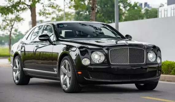 Bentley Mulsanne lạ xuất hiện tại Bình Dương, hóa ra là bản Le Mans Edition độc nhất Việt Nam