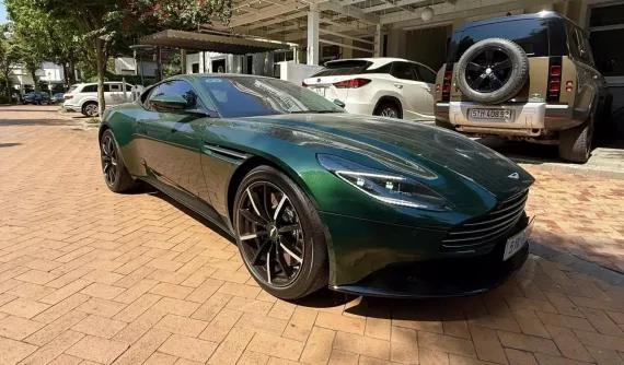 Mới đăng ký xe Aston Martin DB11 được vài tháng, đại gia Sài thành đã nhanh chóng bán lại