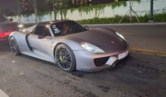 Siêu phẩm triệu USD Porsche 918 Spyder của tỷ phú USD Việt Nam tái xuất