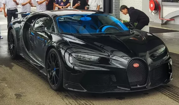 Cận cảnh Bugatti Chiron Super Sport chỉ có 60 chiếc trên thế giới của Hoàng tử bang Johor mới xuất hiện