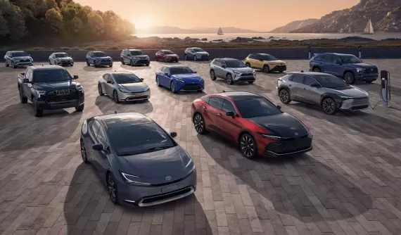 Toyota là thương hiệu ô tô giá trị nhất thế giới năm 2025, Tesla tụt lại phía sau