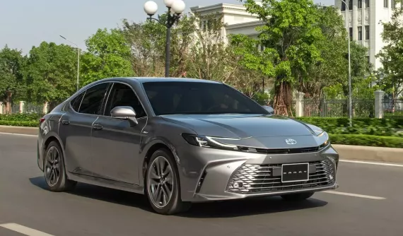 Doanh số sedan hạng D tháng 12/2024: Toyota Camry trở lại ngôi vương