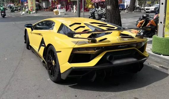 Siêu xe Lamborghini Aventador SVJ của đại gia Jacky tái xuất ngày Tết