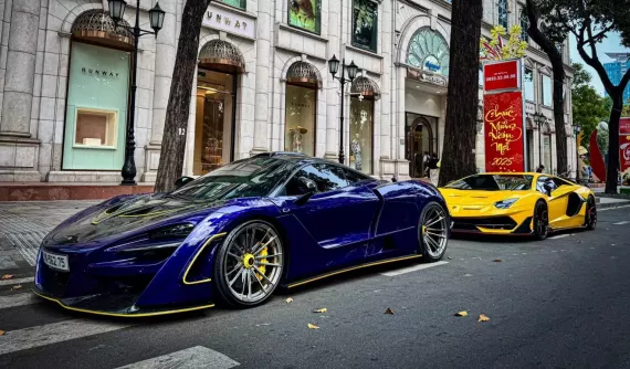 Dàn siêu xe gần 50 tỷ đồng dạo phố Sài thành trong mùng 8 Tết