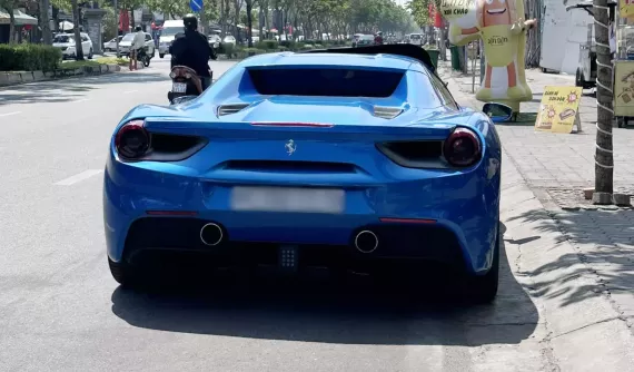 Ferrari 488 Spider tái xuất sau nhiều năm ở ẩn