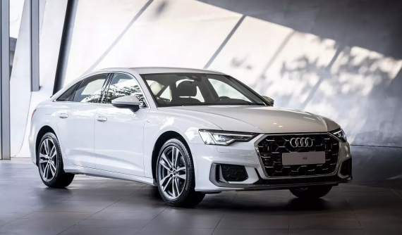 Audi A6 phiên bản mới chính thức về đại lý, cạnh tranh Mercedes E-Class với giá 2,3 tỷ đồng