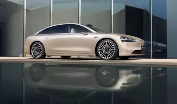 Sedan cao cấp Stelato S9 chuẩn bị có thêm biến thể EREV