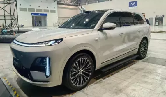 Cận cảnh Changan Deepal S09 mới ra mắt tại Trung Quốc