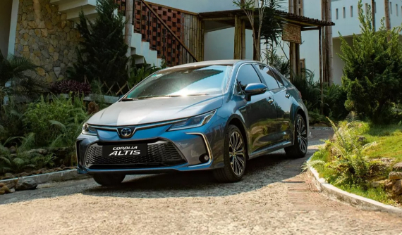 10 mẫu ô tô bán kém nhất Việt Nam tháng 1/2025: Toyota Corolla Altis "ế" hơn cả chuyên cơ mặt đất Alphard