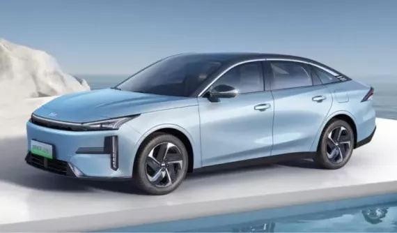 Cận cảnh Geely Galaxy L6 2025 mới ra mắt tại Trung Quốc