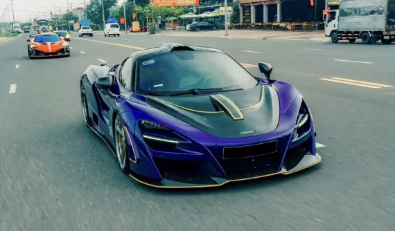 Bộ 3 siêu xe McLaren khủng trong đoàn xe gần 20 chiếc "phượt" TpHCM đi Vũng Tàu