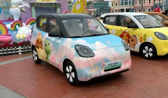 Cận cảnh Wuling Hongguang Mini EV phiên bản 5 cửa mới ra mắt tại "hàng xóm" của Việt Nam