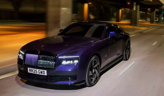 Mới ra mắt thị trường quốc tế, Rolls-Royce Black Badge Spectre đã được báo giá ở Việt Nam