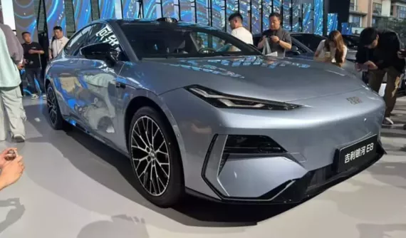 "Ngắm nghía" Geely Galaxy E8 đời 2025 mới ra mắt tại Trung Quốc