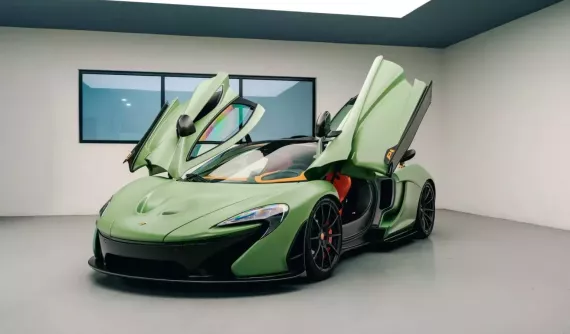 Đại gia Qatar bán chiếc McLaren P1 mới chạy 130 km dù đã 12 năm, màu sơn độc nhất thế giới