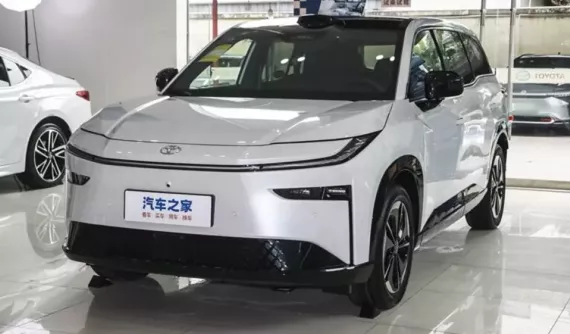 Chi tiết SUV điện Toyota bZ3X mới bàn giao đến tay khách hàng ở Trung Quốc: 65% là hàng Trung Quốc