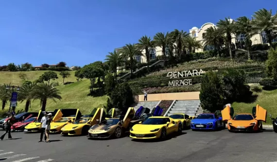 Dàn siêu xe gần 200 tỷ đồng tụ tập tại Phan Thiết