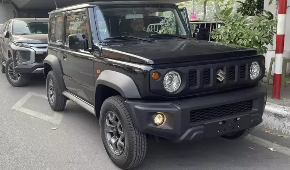 Đại lý giảm giá đến gần 100 triệu đồng cho Suzuki Jimny để "cắt lỗ"