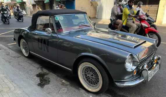 Xe hiếm Datsun Fairlady 1969 từng được hỏi mua 1,7 tỷ đồng nhưng chủ không bán đã về đội xe "Qua" Vũ