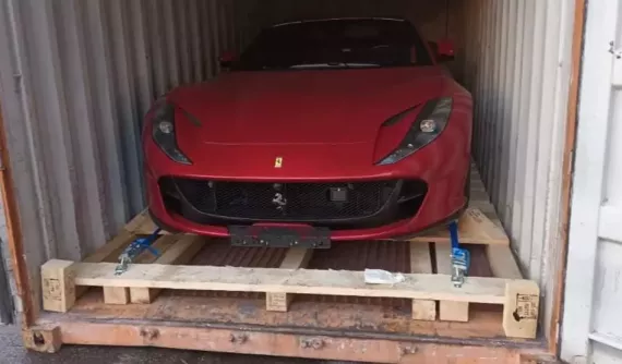 Rộ tin siêu xe Ferrari 812 GTS thứ 2 đã về đến Việt Nam