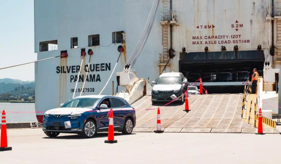 Ngành công nghiệp ô tô chao đảo vì mức thuế 25% áp lên ô tô và linh kiện nhập khẩu của tổng thống Trump