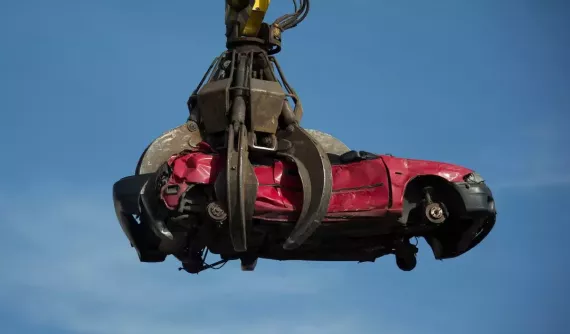 Vi phạm luật tái chế xe hết hạn, 15 hãng ô tô bị phạt 494 triệu USD, Mercedes thoát nạn vì lên tiếng tố cáo