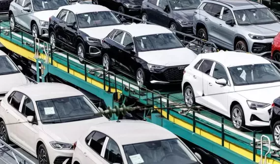 Hàng loạt hãng xe ngừng nhập khẩu ô tô vào Mỹ