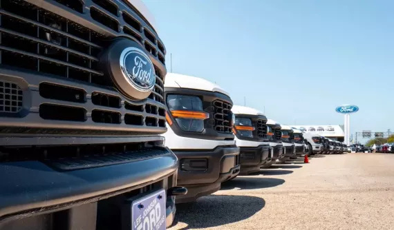 Người Mỹ đổ xô mua ô tô để né thuế nhập khẩu mới