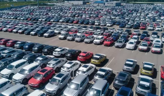 Các hãng ngừng nhập khẩu xe vào Mỹ, hàng nghìn chiếc ô tô bị kẹt tại cảng