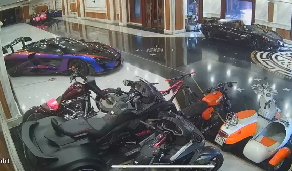 Garage xe của đại gia Hoàng Kim Khánh "sạch bóng" các siêu xe, xót lại cặp khủng long McLaren Senna và Koenigsegg Regera