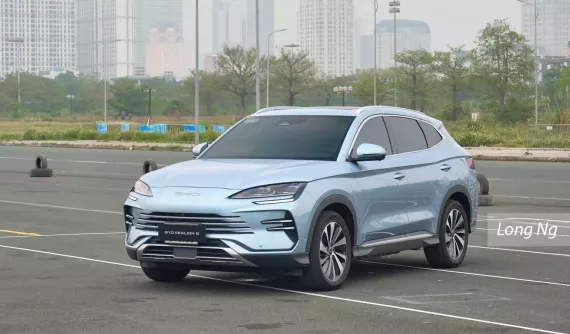 Ngang tiền Ford Territory bản “full”, BYD Sealion 6 có đáng cân nhắc?